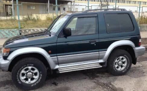 Дефлекторы окон (ветровики) Mitsubishi Pajero II 3d 1991-2000 (Митсубиши Паджеро) Кобра Тюнинг